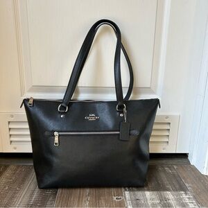 Coach Gallery Tote Shoulder Handbag Black leather
